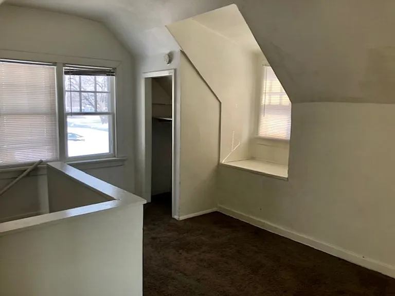 717 Adams St — Photo 6