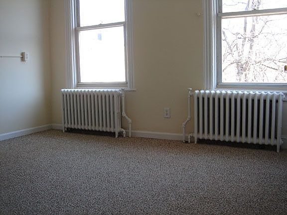 3rd image of 16 Crescent Ave