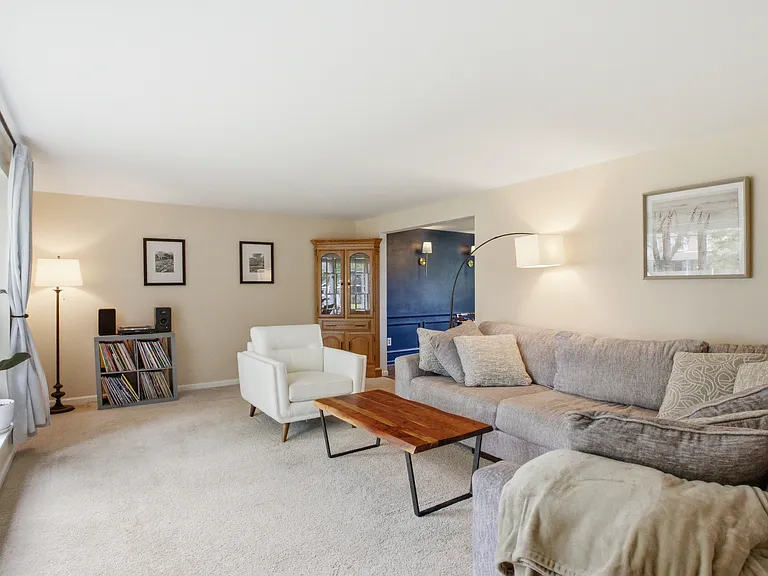 15 Telfair Dr — Photo 8