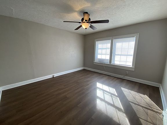 3rd image of 419 Belmont Ave APT 5