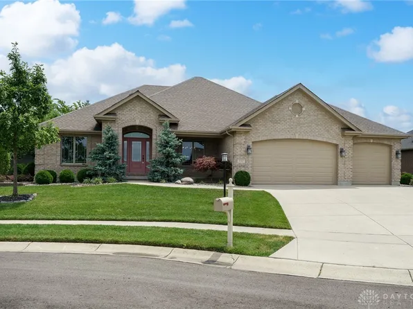 332 Crown Point Dr, Centerville, OH 45458