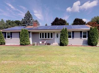 90 Clover Hill Dr, Feeding Hills, MA 01030