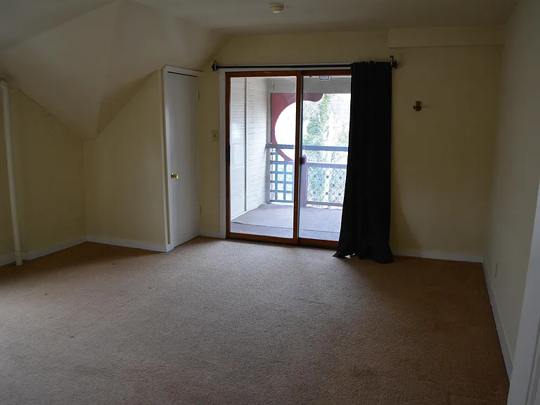 1353 Highland St #D — Photo 9