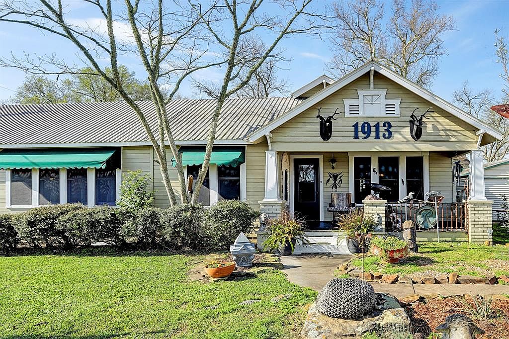 1913 Spur 458, Carmine, TX 78932 Zillow