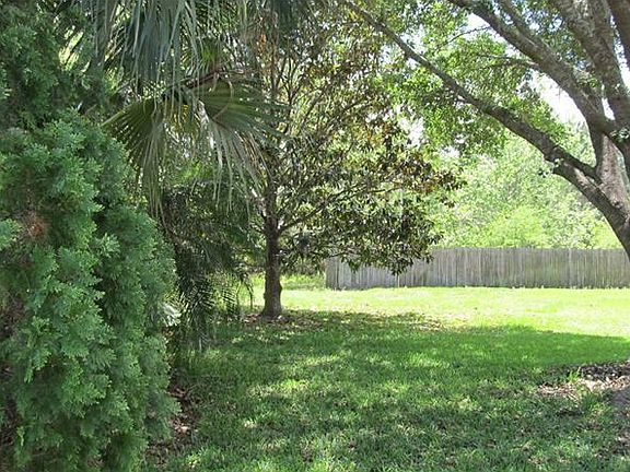 3rd image of 4235 Stonefield Dr