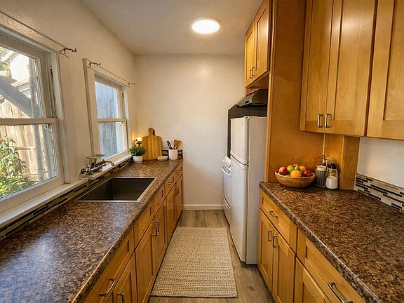 3rd image of 417 W 10th St #0