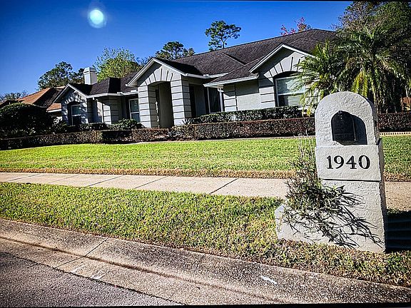 2nd image of 1940 Cotswold Dr