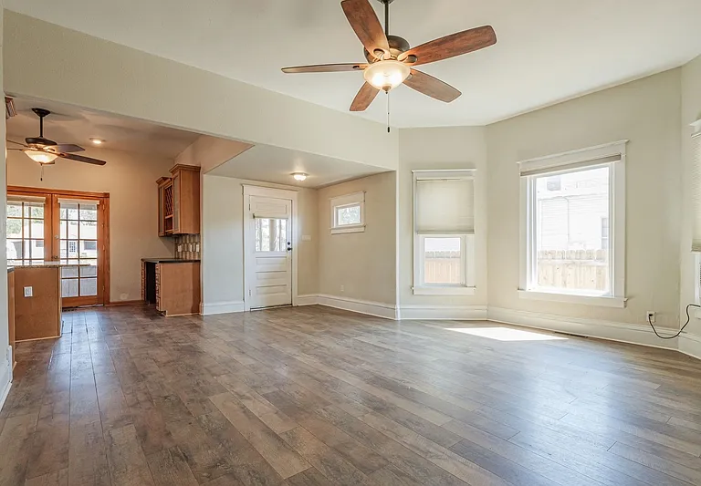 1219 Grand Ave — Photo 7