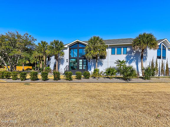 3rd image of 809 Inlet View Drive