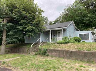 203 N 12th St, Pekin, IL