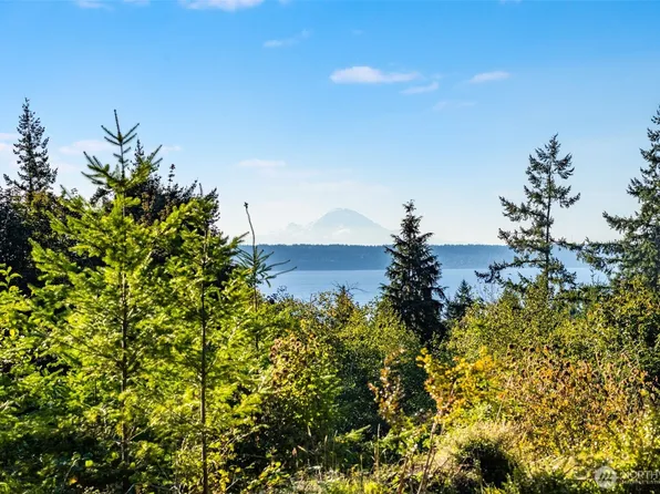 3681 Kingston Court, Clinton, WA 98236