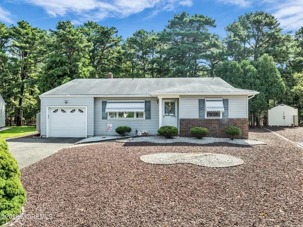 21 Burlington Court, Toms River, NJ 08757