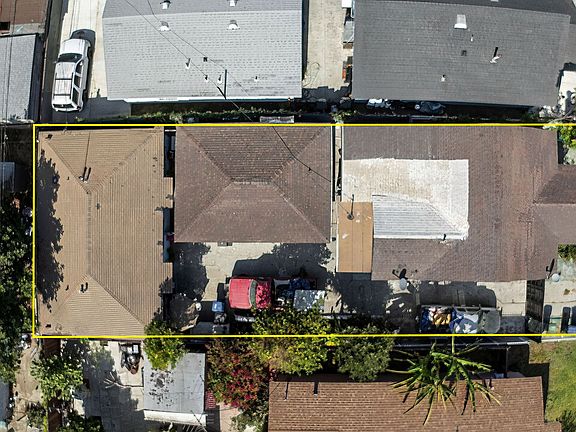 3rd image of 1526 E 77th Pl