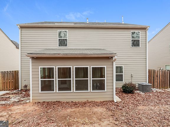 2nd image of 2301 Foxy Dr
