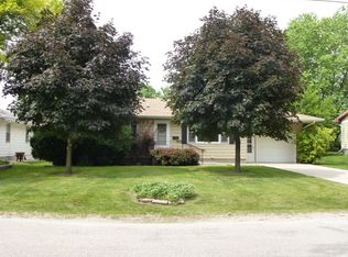 1005 E South St, Clinton, IL 61727
