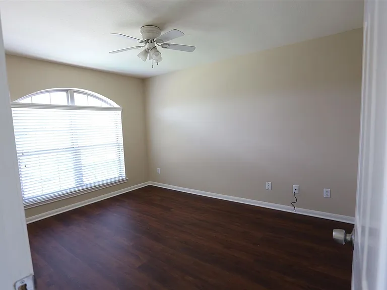 3327 Summerwood Ln — Photo 23