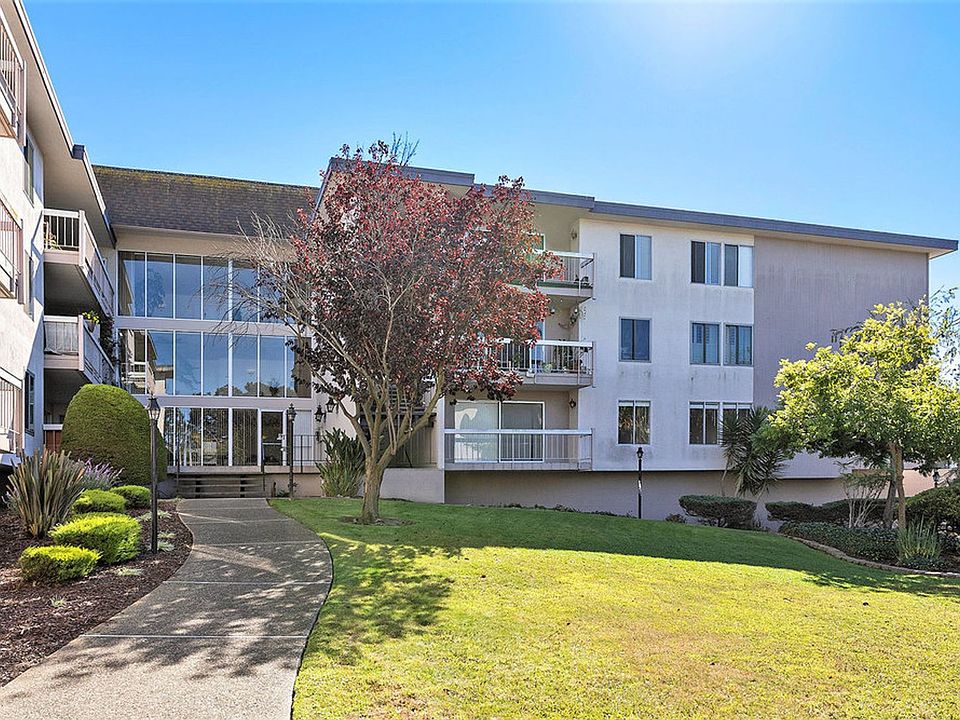 1st image of 960 Shorepoint Ct APT 109