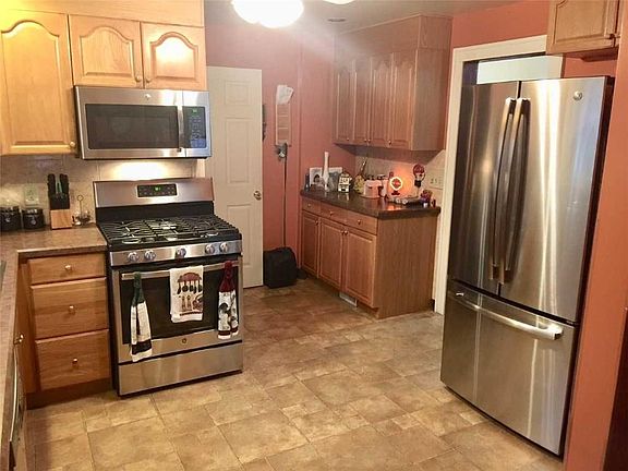 5th image of 1209 Newland Ave