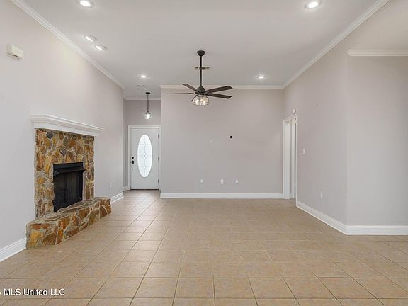 3rd image of 45 Robert E Lee Rd