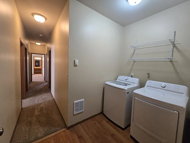 205 E Kristen Ave — Photo 16
