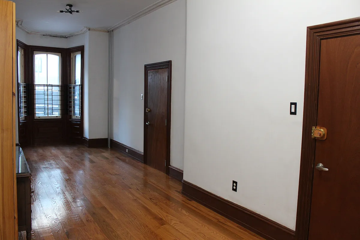 Building Photo - 4222 Chestnut St #1F