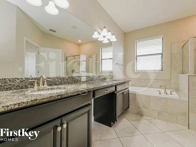 9901 Victory Gallop Loop — Photo 10
