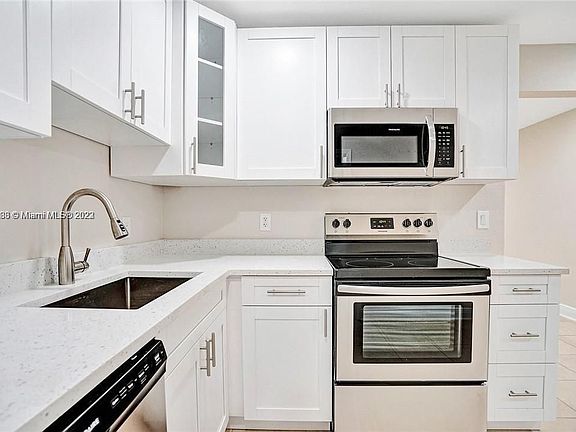 4th image of 9457 SW 52nd Ct