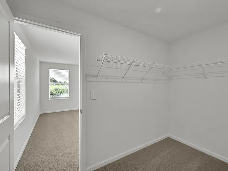 575 Salisbury Cir — Photo 24