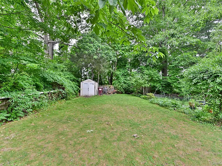 46 Robinson Ave #2 — Photo 20
