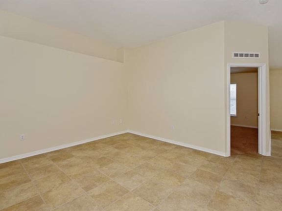5th image of 10125 Laxton St