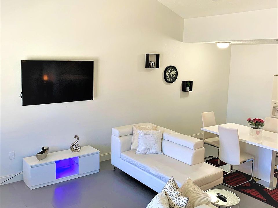 1st image of 4106 Lennox APT 3
