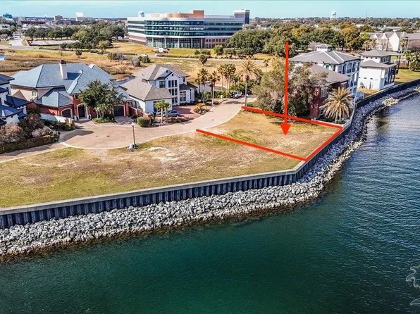 16 Wharf Ave, Pensacola, FL 32502