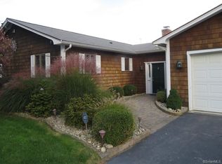 11 N Edgewood Rd, Niantic, CT 06357