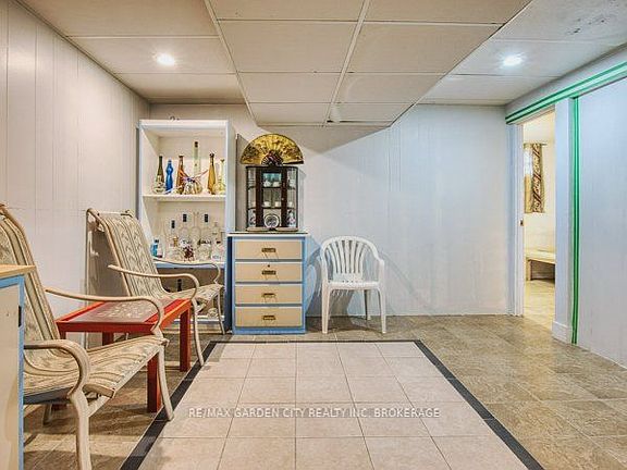 23rd image of 6159 Toby Cres