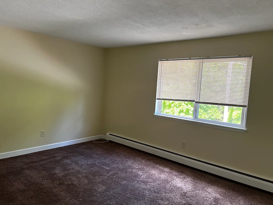 89 Plympton St #8