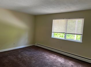 89 Plympton St APT 8, Middleboro, MA 02346