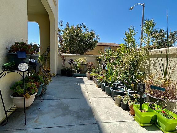 5th image of 10421 Cherrylaurel Ct
