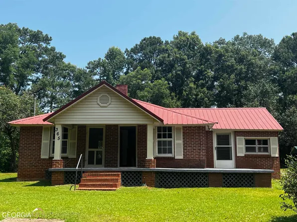 365 Summerhill Rd, Valley, AL 36854