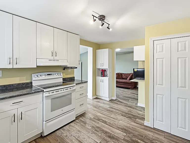 91 Lywood St — Photo 8