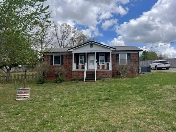 2125 Amber Meadows Rd, Cookeville, TN 38506