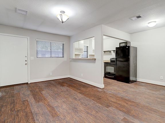 3rd image of 405 Hawthorne St 13-unit 1-24