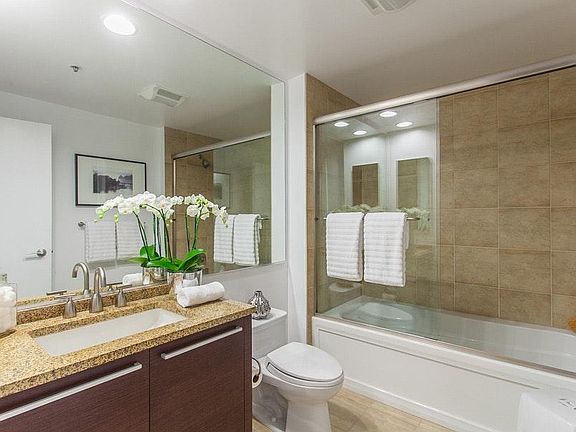 5th image of 425 1st St Unit 2608