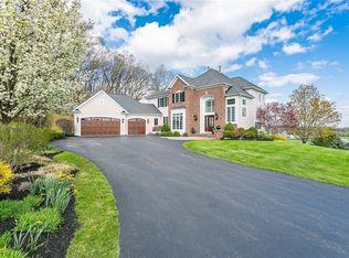 33 Sheffield Ct, Victor, NY 14564