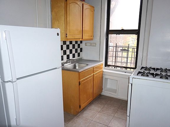 3rd image of 76 Vermilyea Ave #41