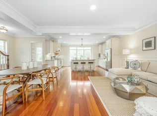 40 Oak Ridge St, Greenwich, CT 06830