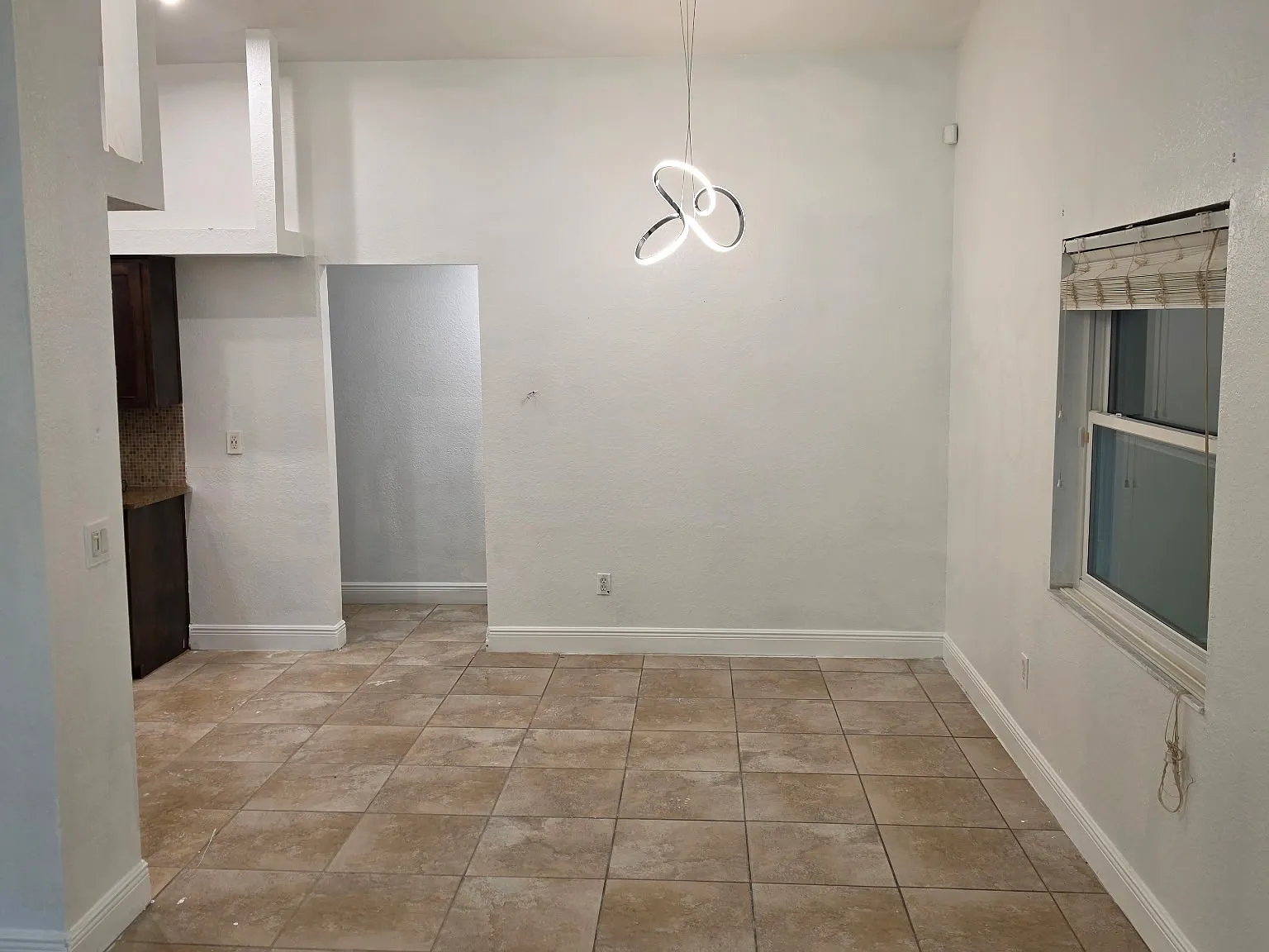 3 bed, 1313 sqft, $2,200 — Photo 3