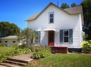 623 4th St SW, Waverly, IA 50677