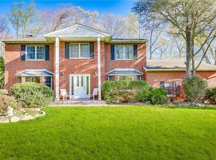 5 McKenney Ct, Suffern, NY 10901