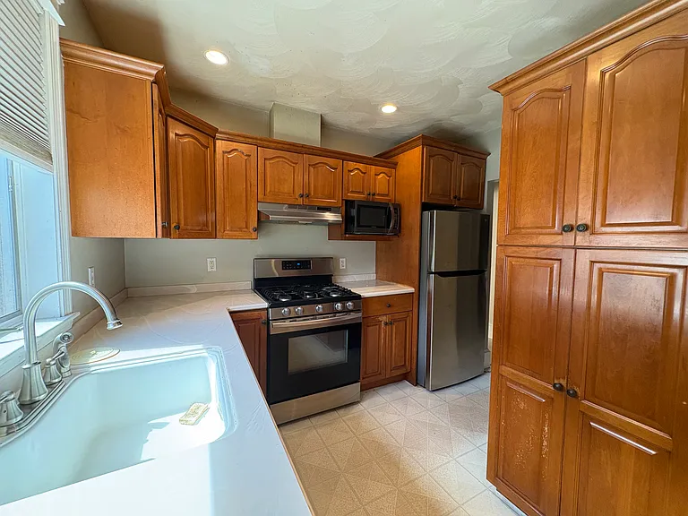 14 Rupert St #1 — Photo 2