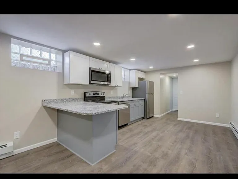 4253 James Ave N #3 — Photo 2